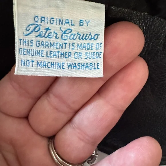 Vintage Peter Caruso leather and fox fur shawl collar! - Picture 8 of 8